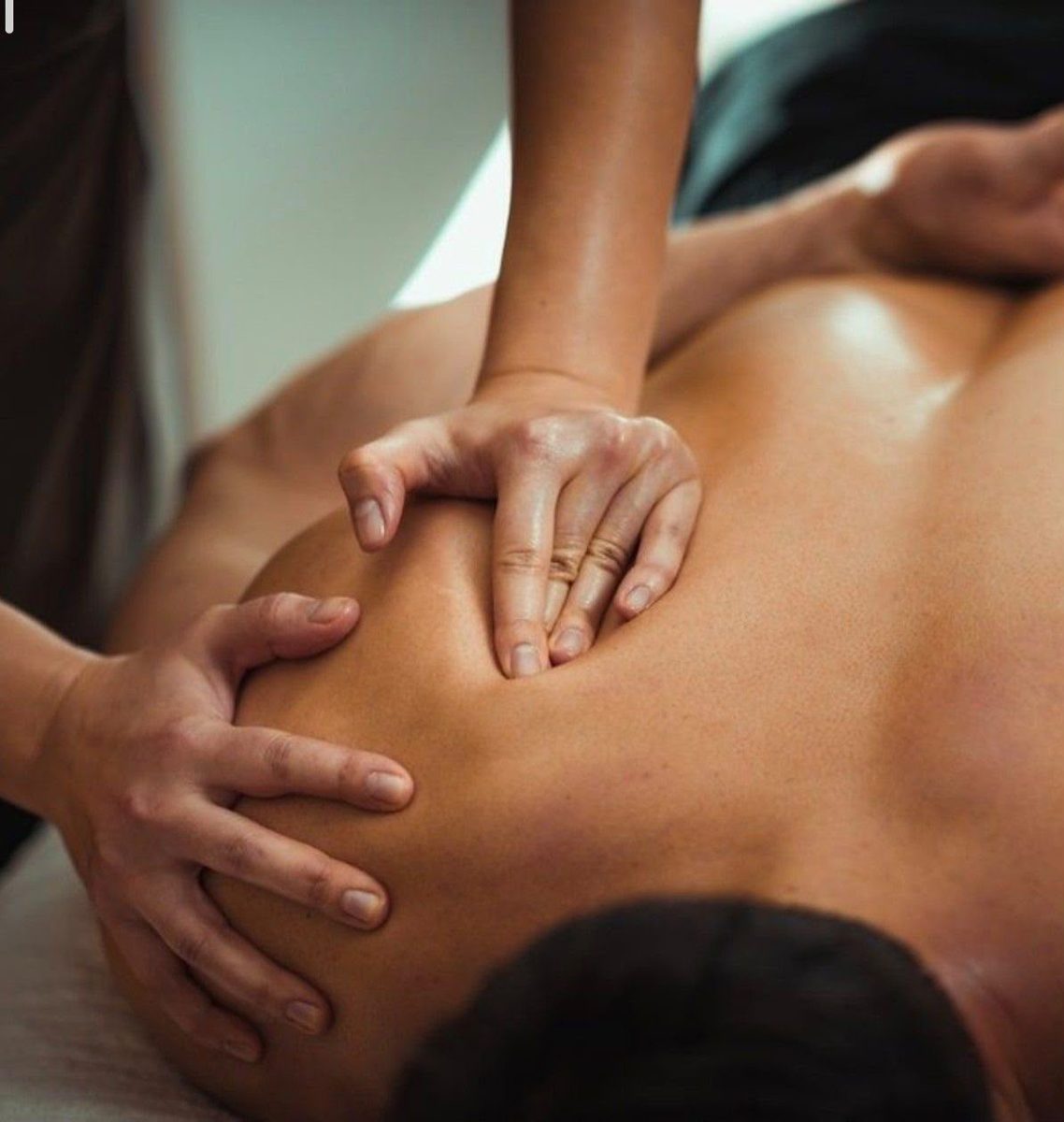 Massagem relaxante nas costas
